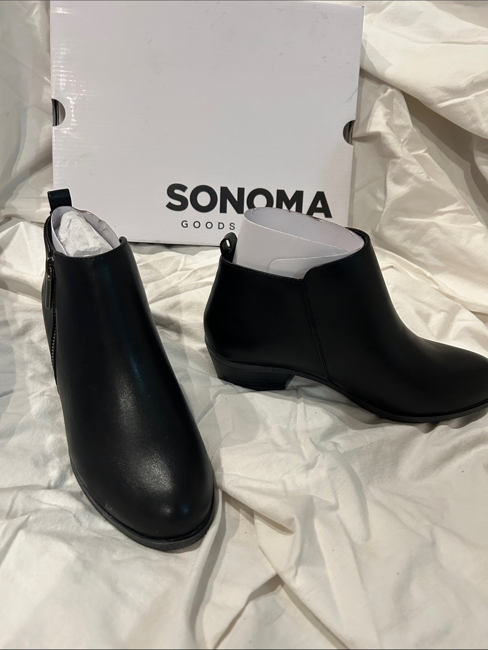 SONOMA Black Smooth Leather Ankle Booties